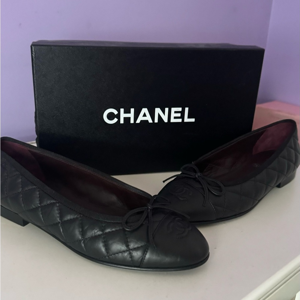 CHANEL Lambskin Black Quilted Flats